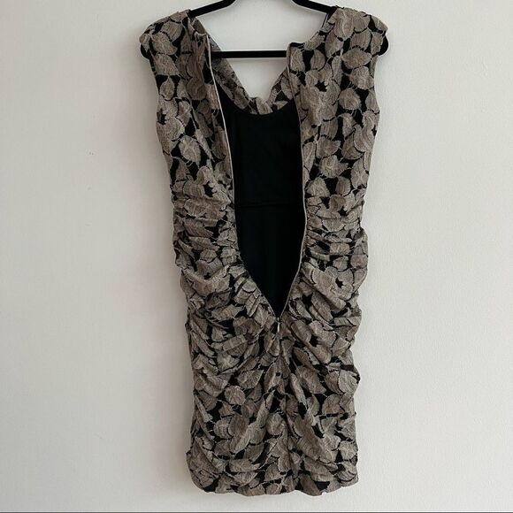 London Time Black Floral Lace Overlay Cinched Sides Sleeveless Mini Dress Size 4 - Picture 6 of 8